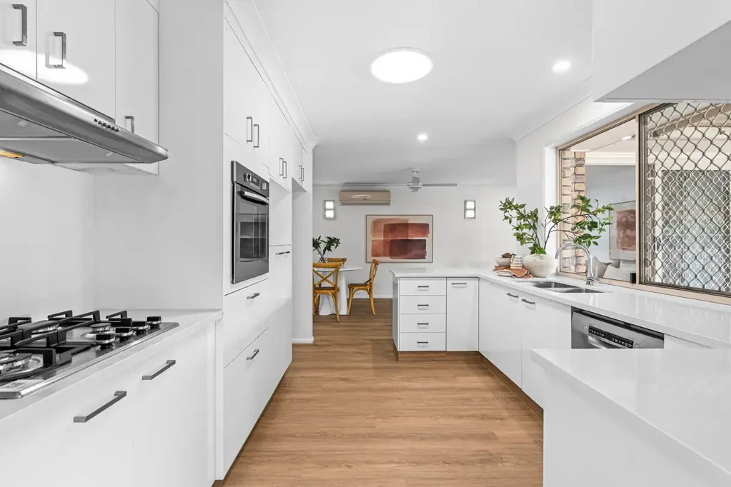 Birkdale 4 Bedroom Ripper family home with side access and pool