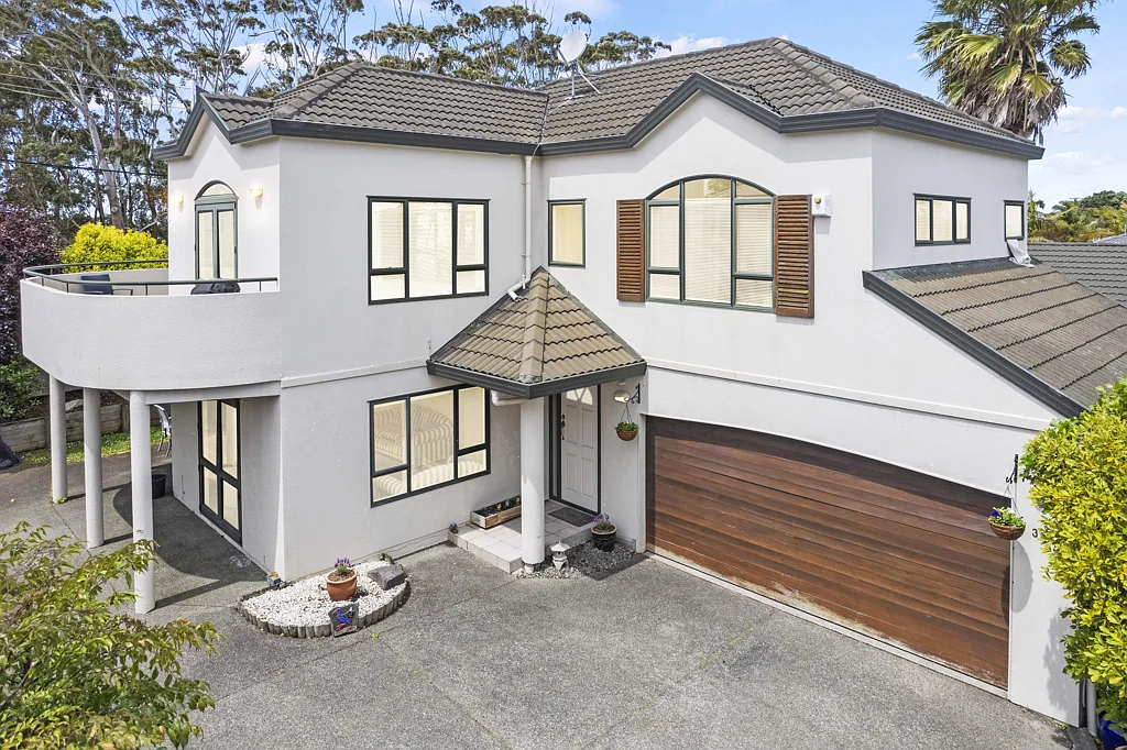 352 East Coast Road, Sunnynook, North Shore City, Auckland