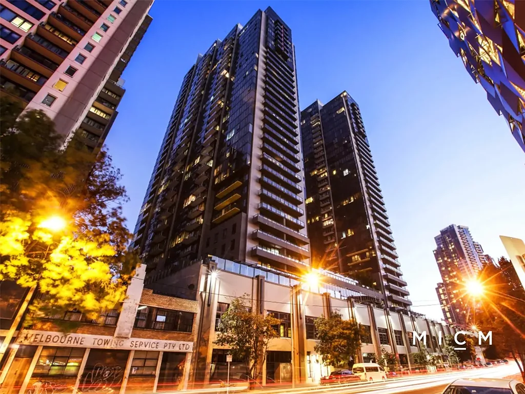 Enjoy the very best of city living, with Melbourne’s finest restaurants and entertainment complexes at your fingertips.