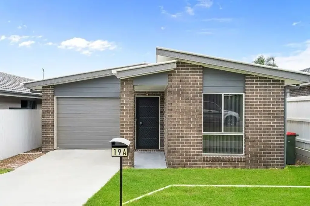 Modern Family Home Strathpine Qld