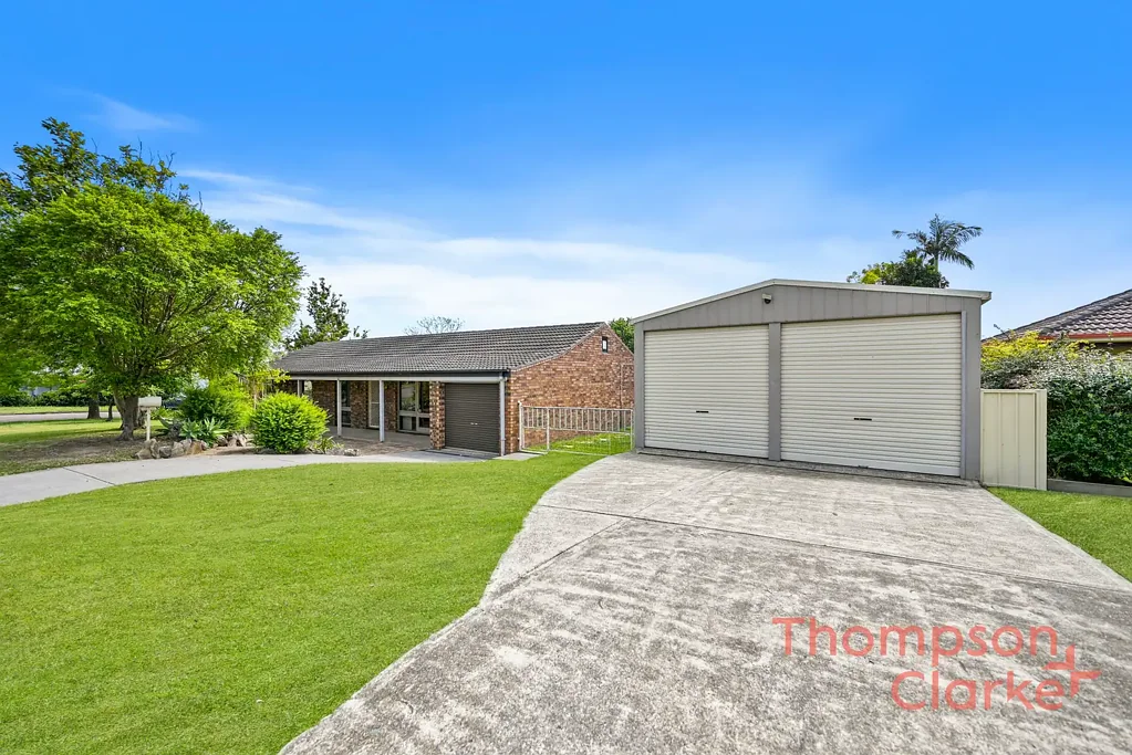 2 De lisle Crescent, Metford, NSW 2323