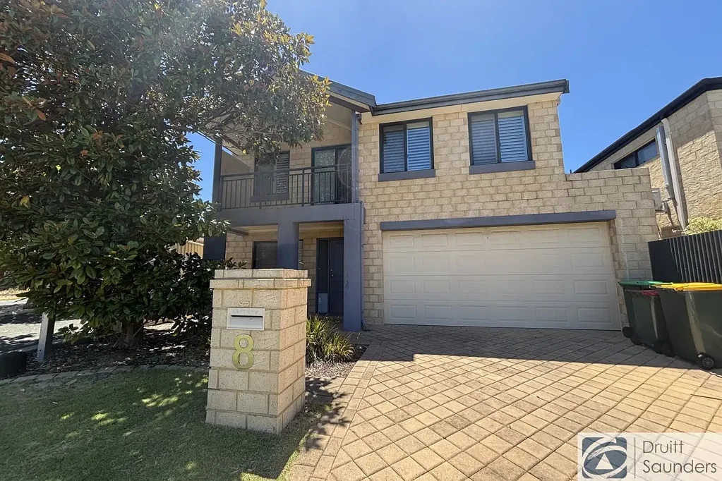 Incredible family home in great location
HOME OPEN SATRUDAY 04 JULY AT 9.00AM SHARP!