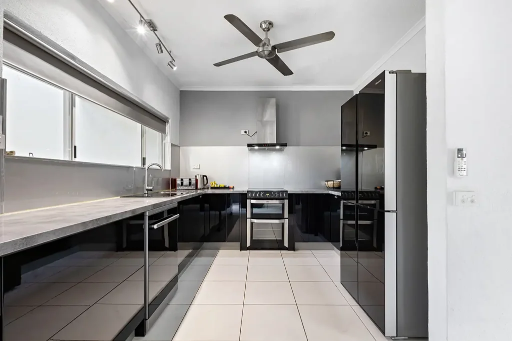 Port Douglas 2Moenga Fully Renovated Residential Villa