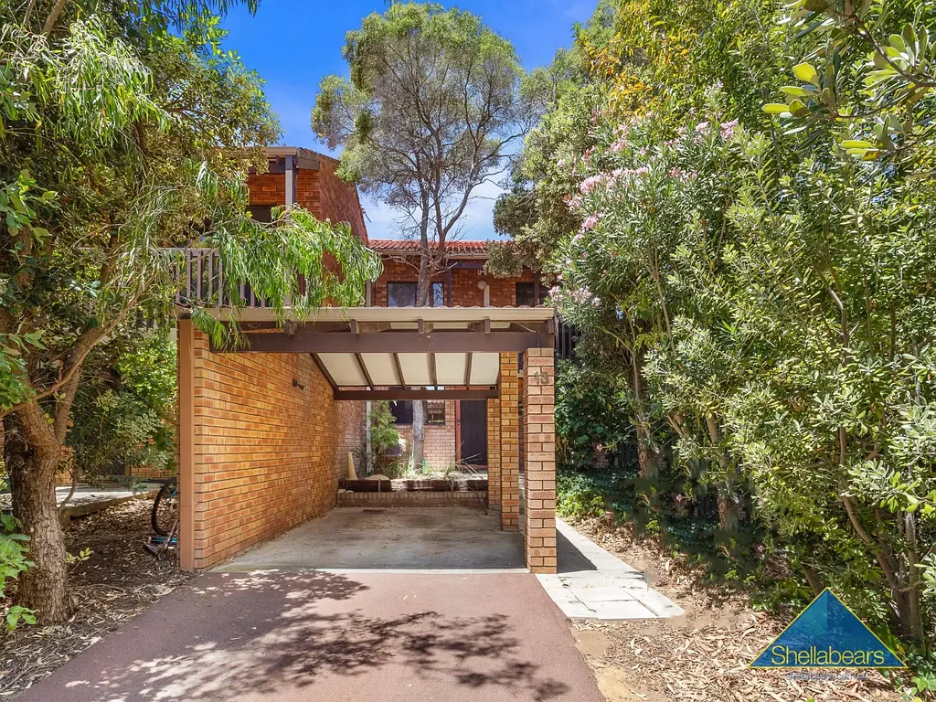 Fabulous Secluded Townhouse