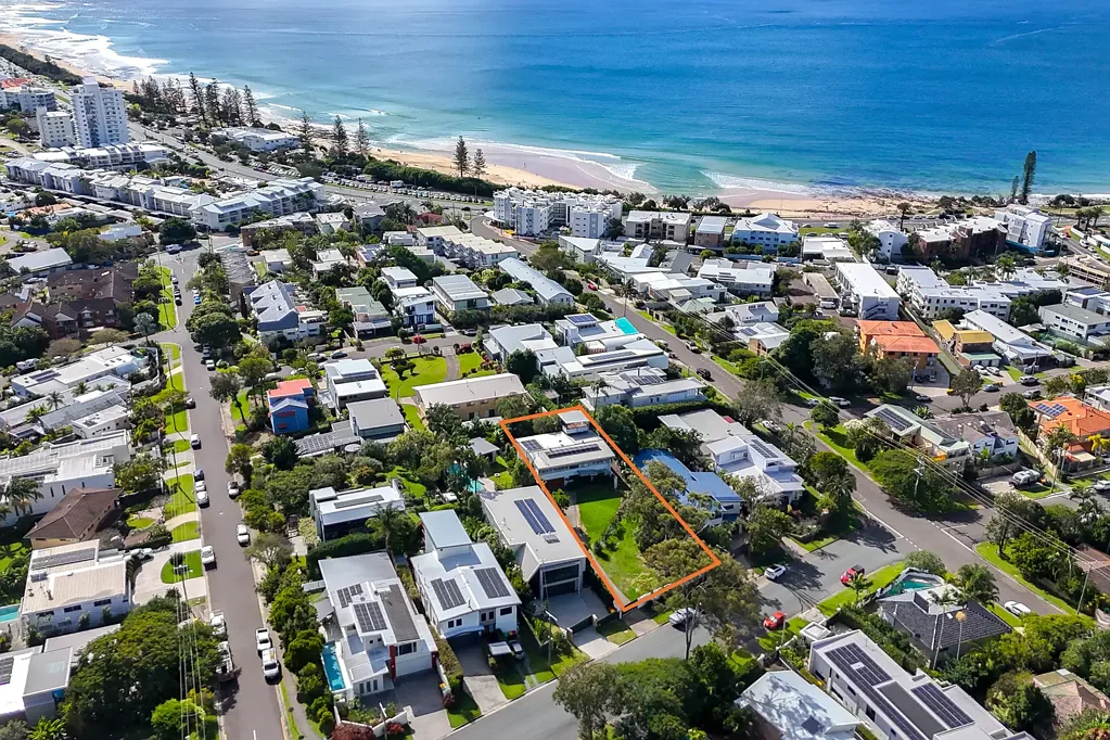 Alexandra Headland 4ห้องนอน AS RARE AS THEY COME – NORTH FACING 1199M2 OF LAND IN THE HIGHLY DESIERABLE ALEXANDRA HEADLAND!