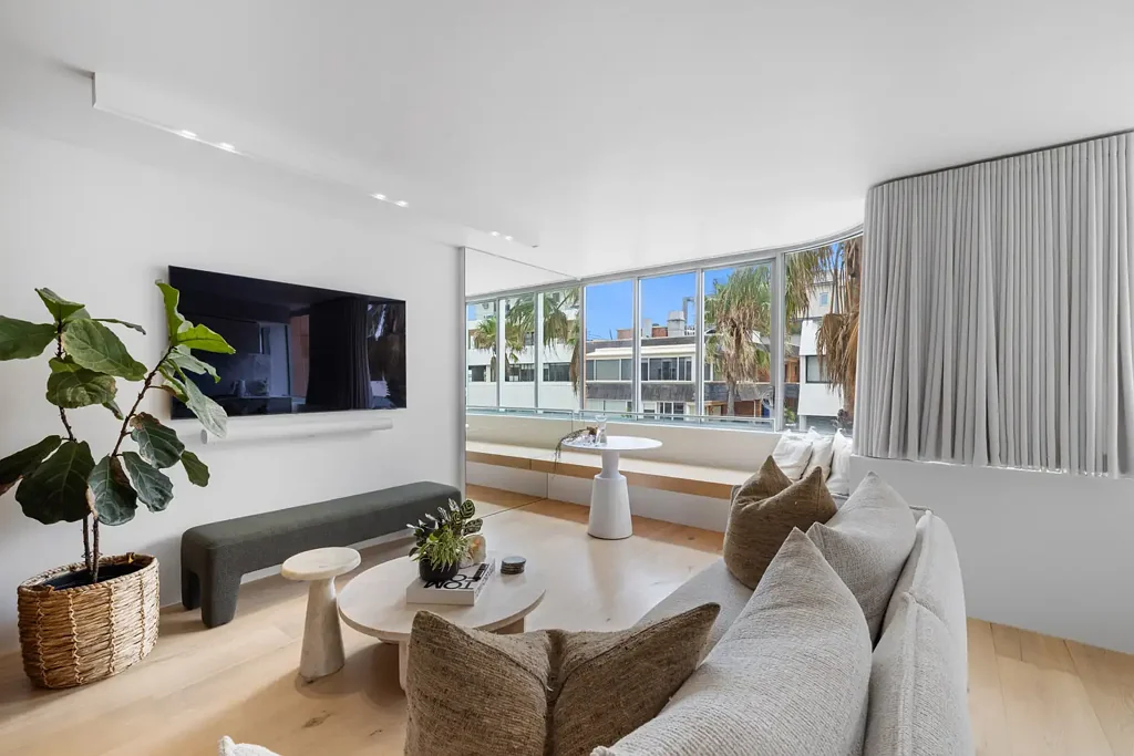 Renovated Beachfront Luxury Living in the Heart of Bondi!