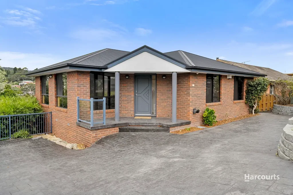 34 St Helens Street, Lindisfarne, TAS 7015