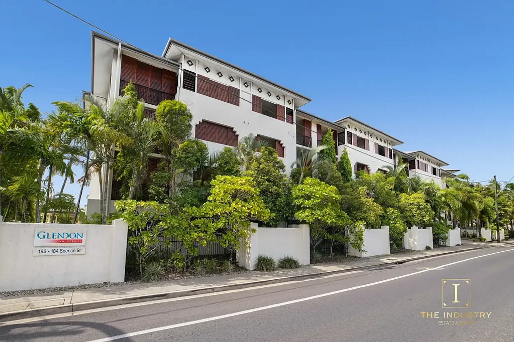 Luxury living only minutes from the heart of Cairns!