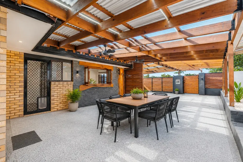 Labrador 3Moenga RARE DUPLEX RETREAT WITH STYLE, PRIVACY & EFFORTLESS OUTDOOR LIVING