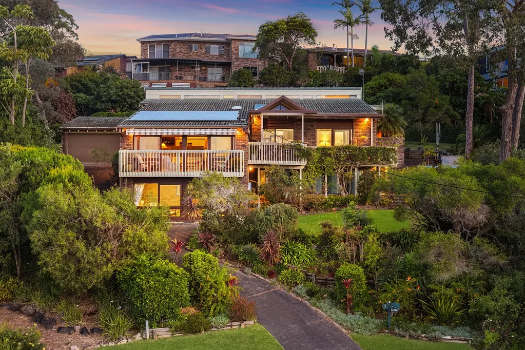 Bateau Bay 4房  North facing hilltop retreat with 180 degree views