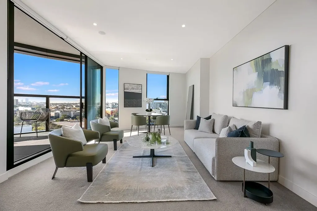 Vibrant luxurious two-bed in the heart of Zetland