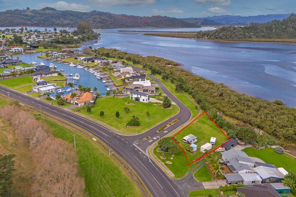 Whitianga VERY AFFORDABLE NORTH FACING 920m2 SECTION