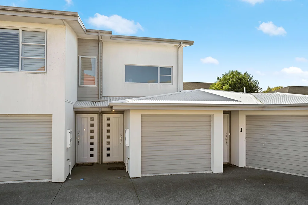 Hamilton East 2Moenga Smart Buying in a High-Demand Location