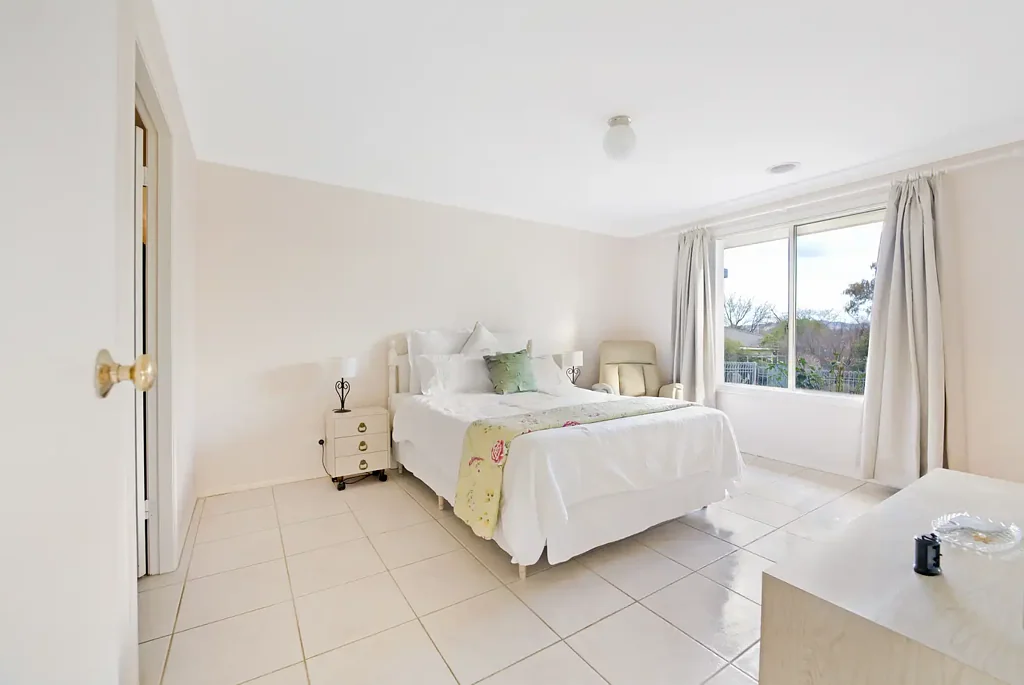 Orange 2 Bedroom Low maintenance without the strata fees!