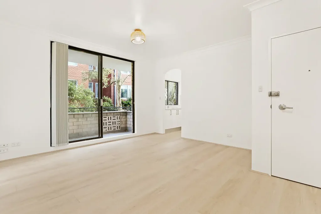 RENOVATED, SPACIOUS & STYLISH 2 BEDROOM UNIT