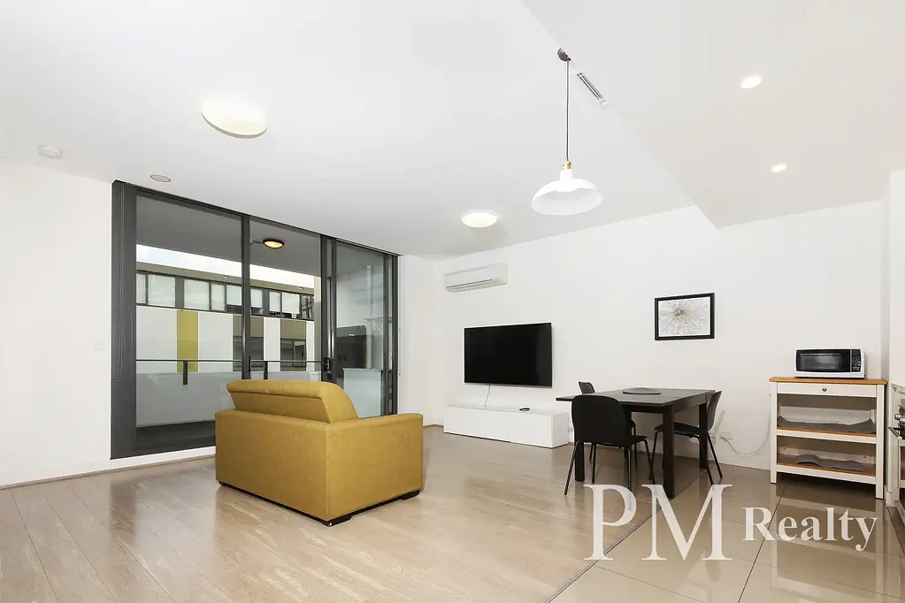 Modern One Bedroom  Apartment Plus Study - Fully Furnished