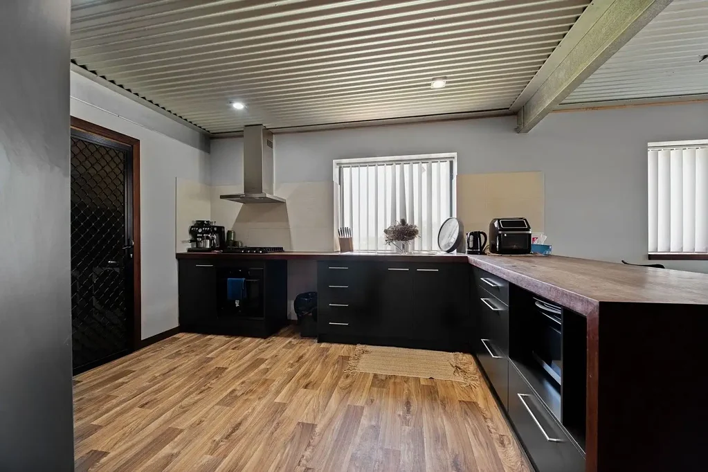 5 Brockman Close, Moresby, WA 6530