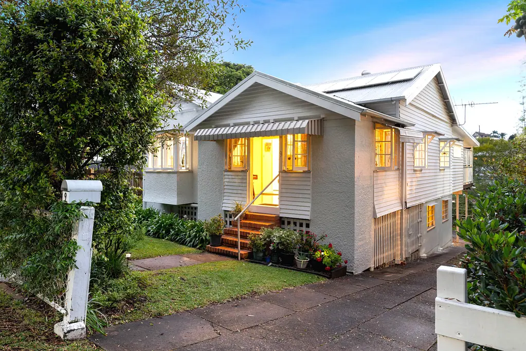 9 Brae Street, Coorparoo, QLD 4151