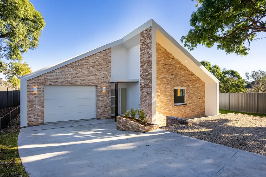 3 Sea Lace Place, Bega, NSW 2550
