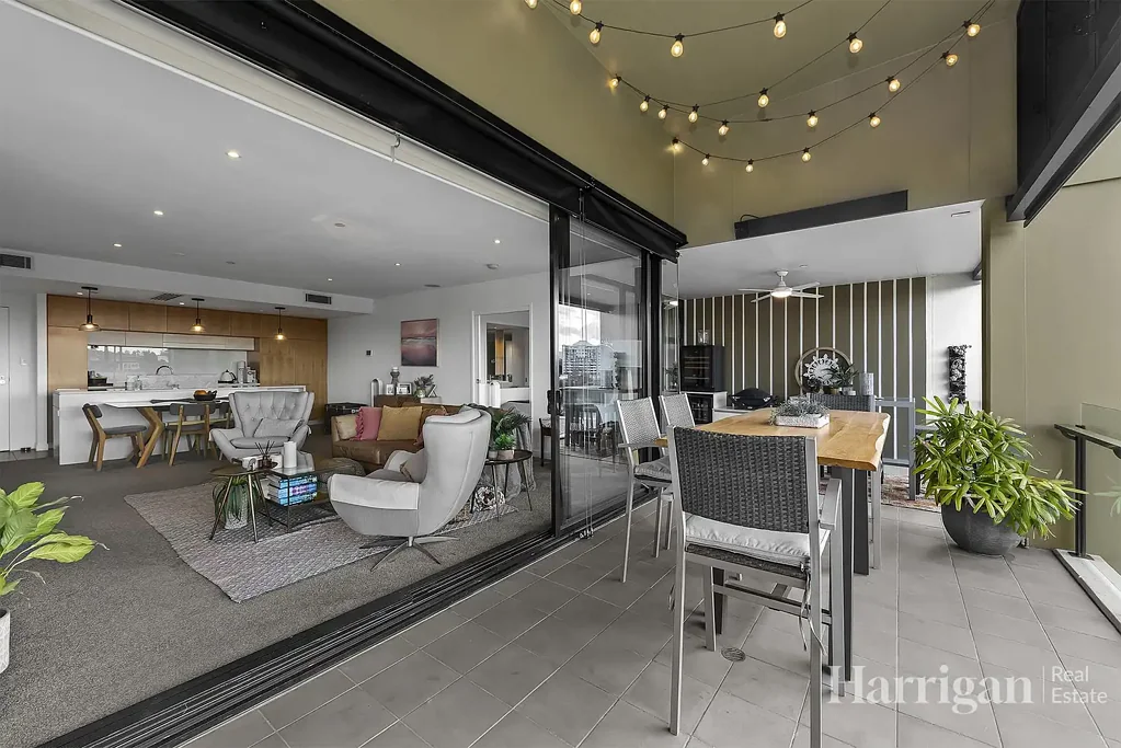 Top Floor Furnished Executive Opportunity