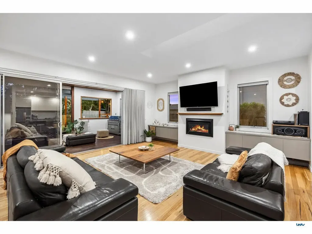 Torquay 4Kwarto Stylish Family Living in a Prime Torquay Location