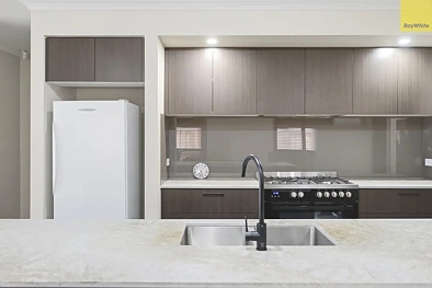 10 BLAKE DR, MADDINGLEY VIC 3340, 4 ਕਮਰੇ, 2 ਬਾਥਰੂਮ, House