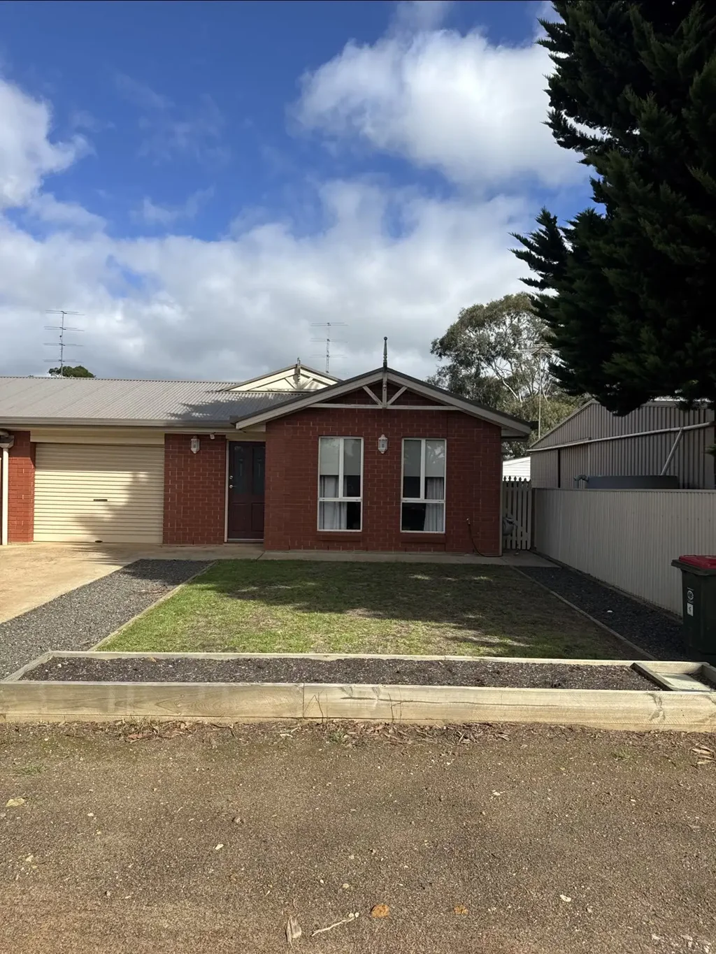 Spacious 3-Bedroom Family Home with Outdoor Entertaining