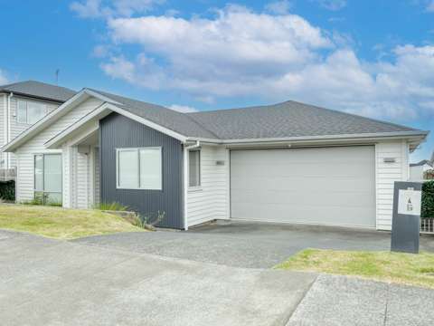 Silverdale 4部屋 Modern Single-Level Living on a 522m² section