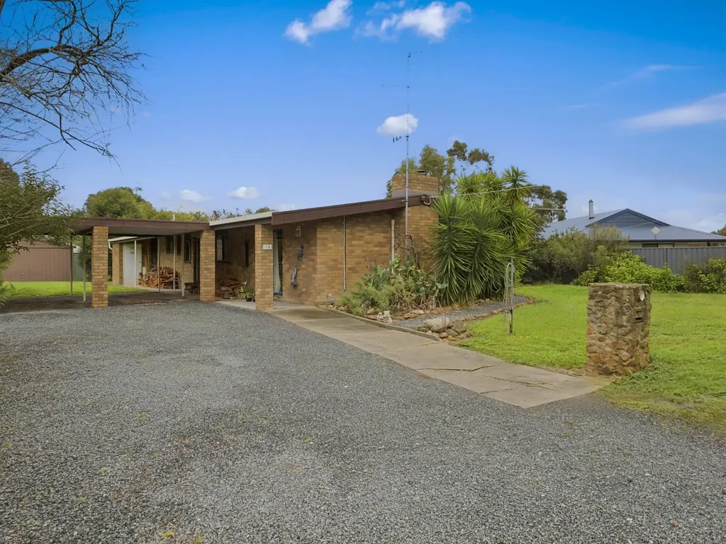 Violet Town 3Kwarto Great location with room to move !!