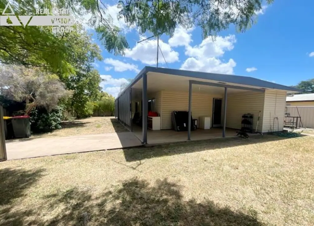 2 Carbeen Pl, Emerald, QLD 4720