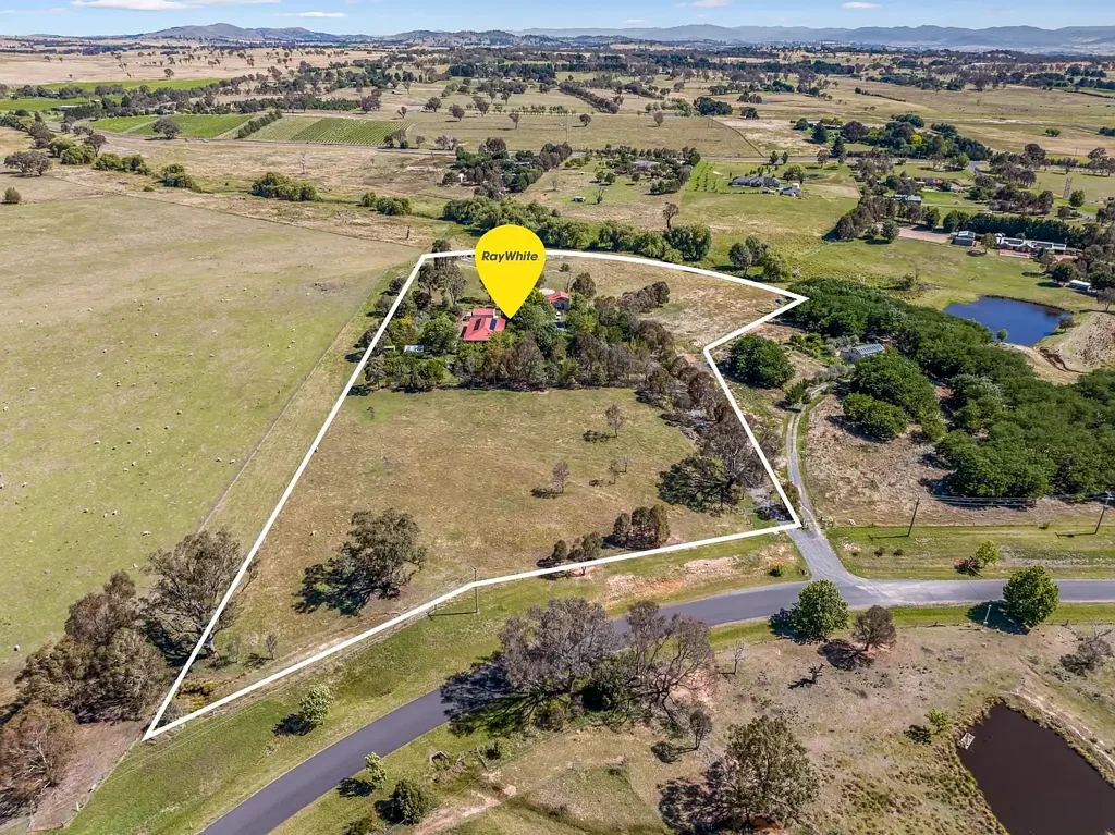 Murrumbateman 5 Bedroom 7 Acres, Dual Occupancy Potential - Just 3 Minutes from Murrumbateman Village