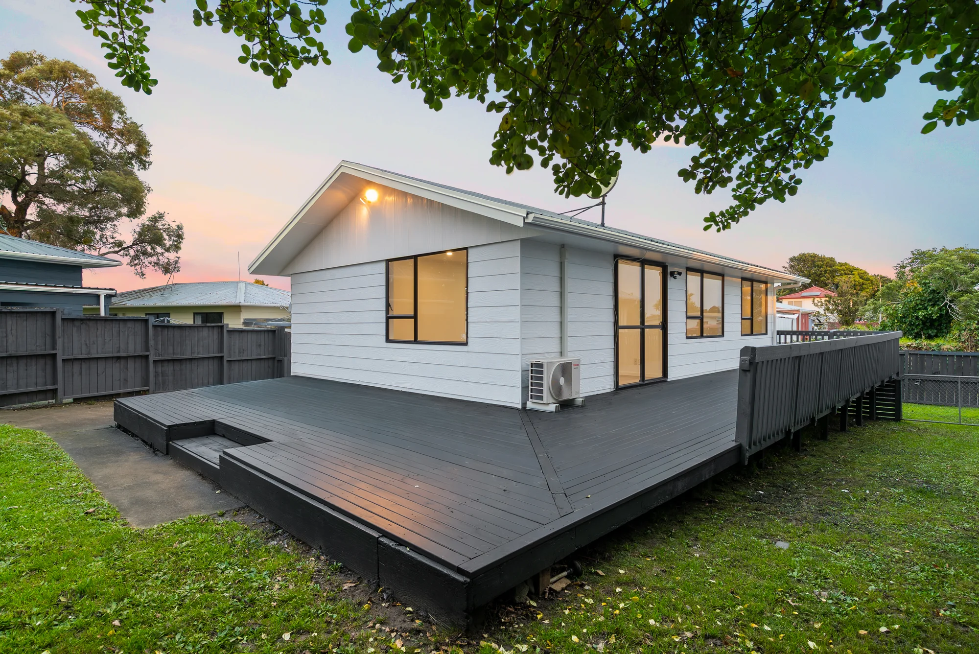 Clendon Park 2कमरा Freestanding, Fully renovated and affordable