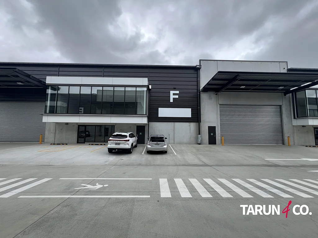 Manurewa 996sqm Warehouse + Offices - Drive-Through