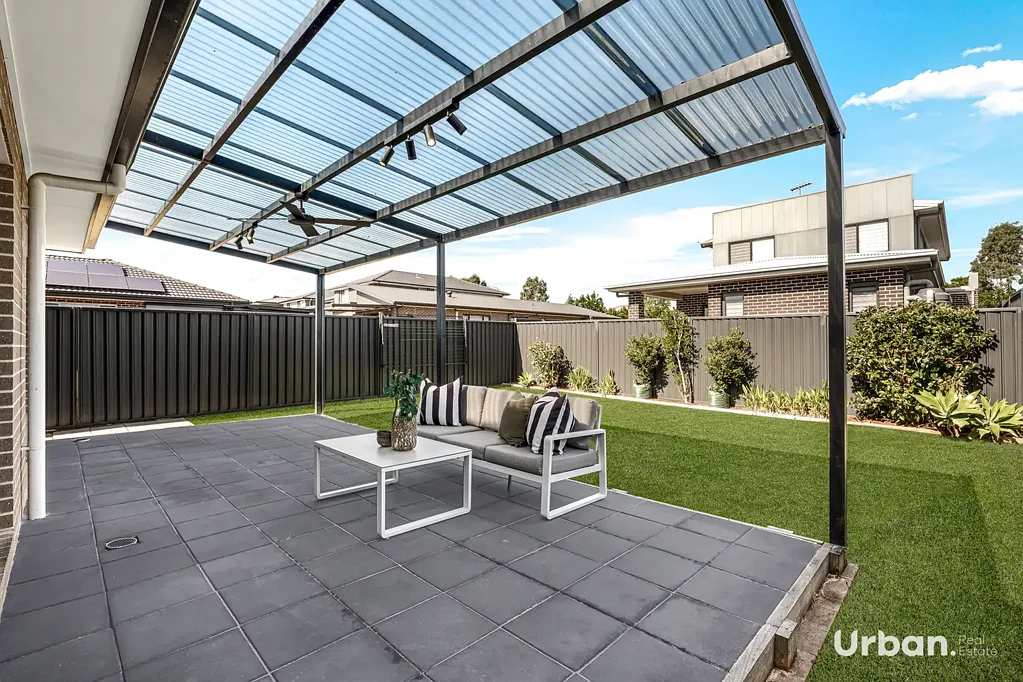 Colebee 4침실 Spacious Family Living with Downstairs Bedroom & Exceptional Outdoor Entertaining