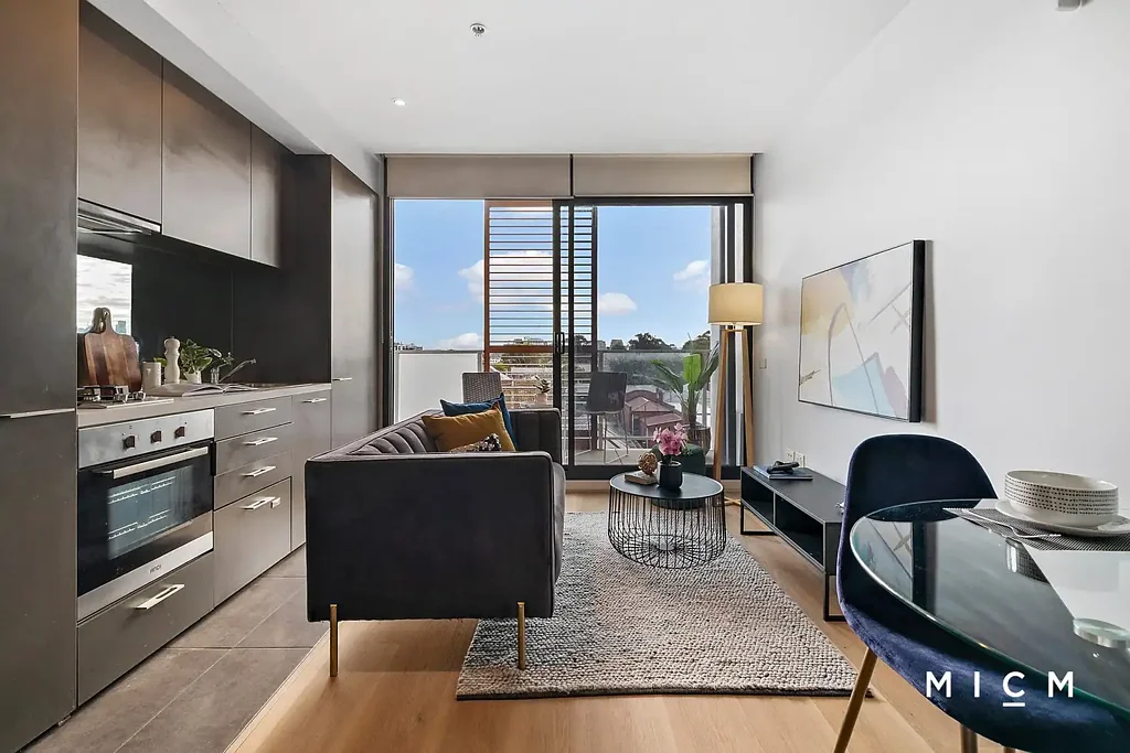 South Yarra 1 Bedroom Spacious Society Studio with Sweeping City Views