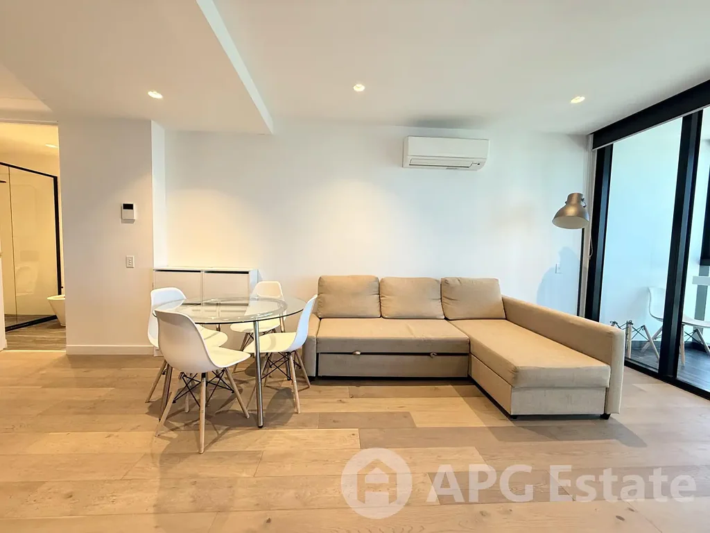 Modern Fully Furnished Apartment in Prime Melbourne CBD Location