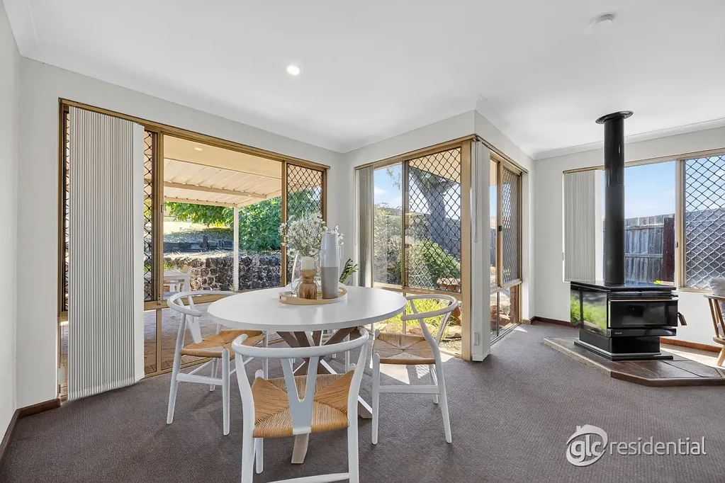 South Lake 3 Slaapkamer Poised, Pretty and Elevated!