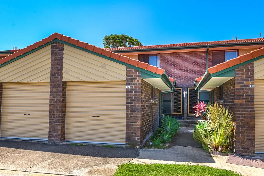 Burleigh Waters 3ਬੈੱਡਰੂਮ A RENOVATORS DREAM PROPERTY