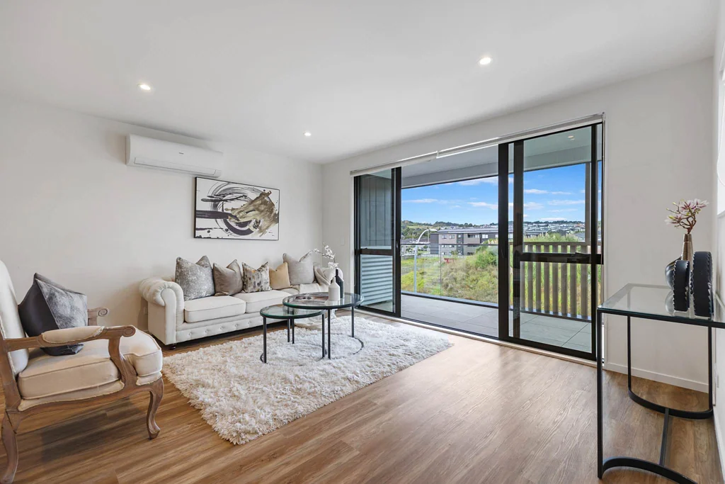 Flat Bush 3Moenga In High Demand! Modern 3-Beddie in Prime Spot
