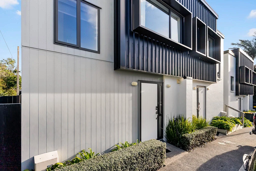 Glenfield 2 Bedroom FOMO - Meet Your Cure!