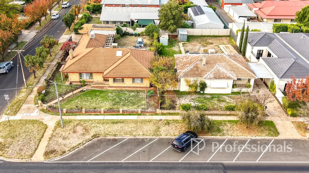 Mildura 7 Bedroom Prime Opportunity – Buy 1 or Buy Both!