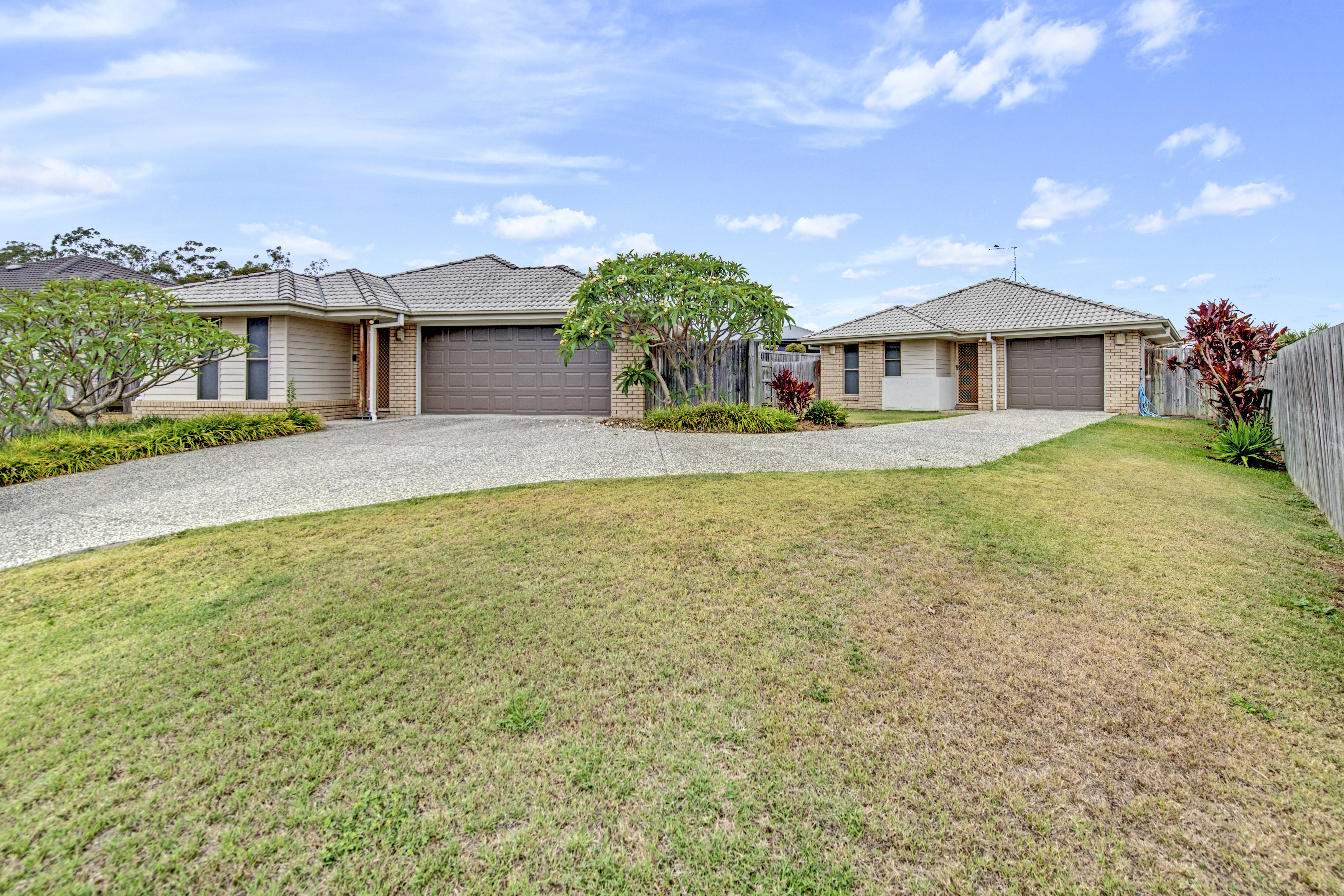 27 FINLEY ST, GLENEAGLE QLD 4285, 0 habitaciones, 0 baños, House