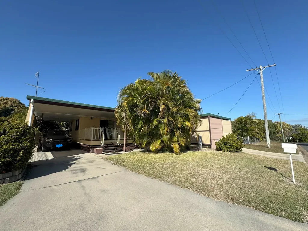 28 Burnham St, Moura, QLD 4718