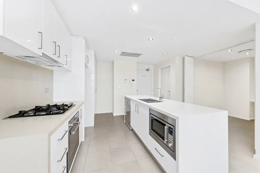 Immaculate One Bedroom Plus Study (2nd Bedroom) Apartment