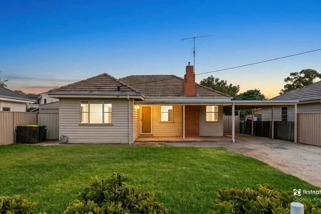 Echuca 3房  Prime Location on Leichardt Street !