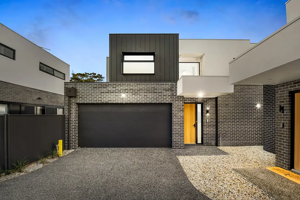 Chic family home minutes to the beach