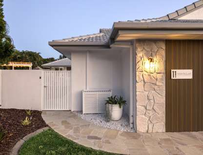 11 Monteclair Court, Mermaid Waters, QLD 4218, 5 Bedrooms, 3 Bathrooms, House