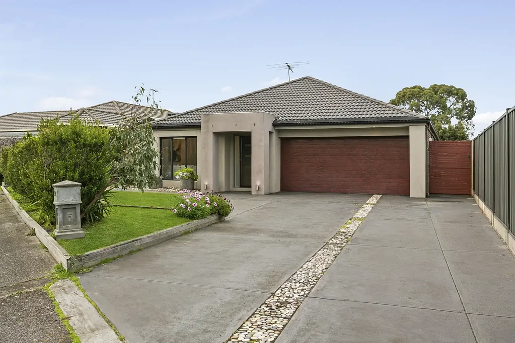 South Morang 4房 黄金地段的宽敞生活空间 Expansive Living in a Prime Location