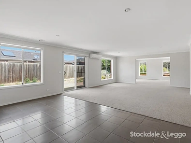 ਰਹਿਣ ਵਾਲਾ ਕਮਰਾ - 18 Dewar Crescent, Maddingley, VIC 3340