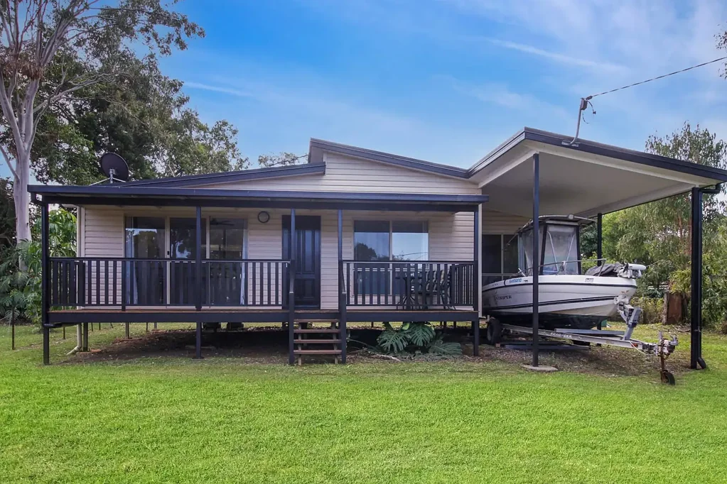 Macleay Island 2Phòng ngủ Move-In Ready  -  Walk to Golf, Parks & Shops